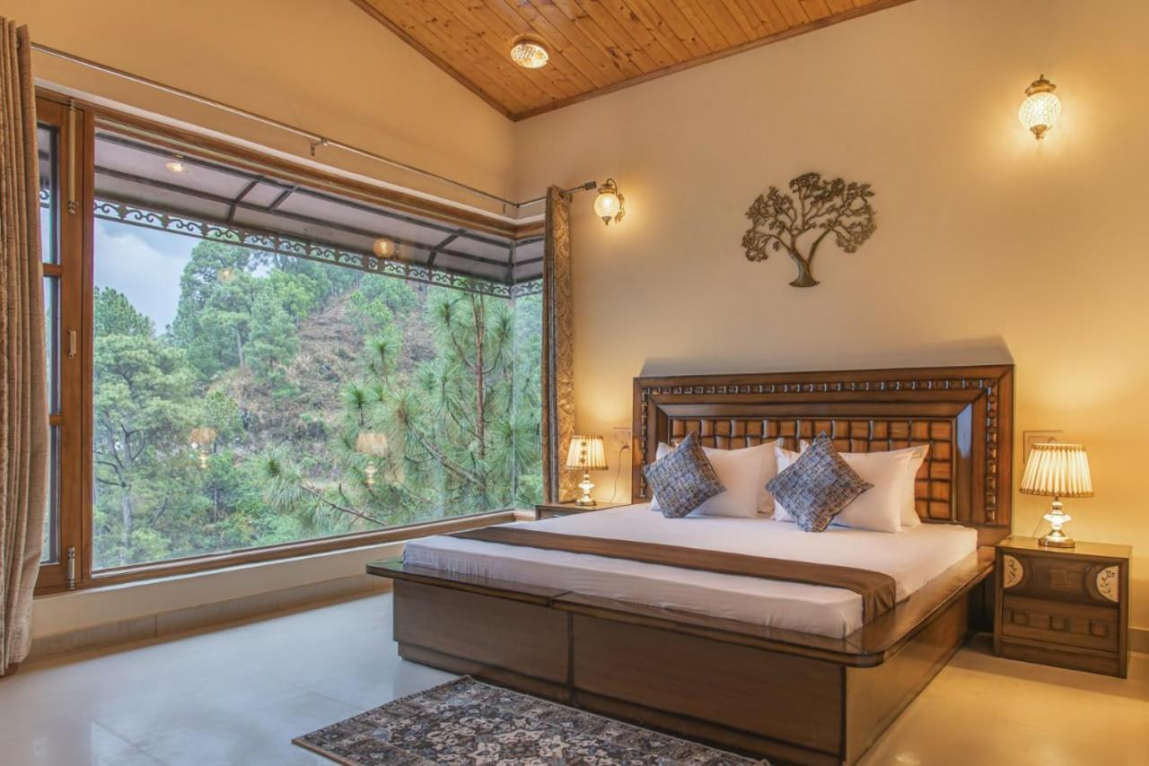The Himalayan Mansion: Serviced Villa with Open-Air Lawn in Kasauli Exterior photo