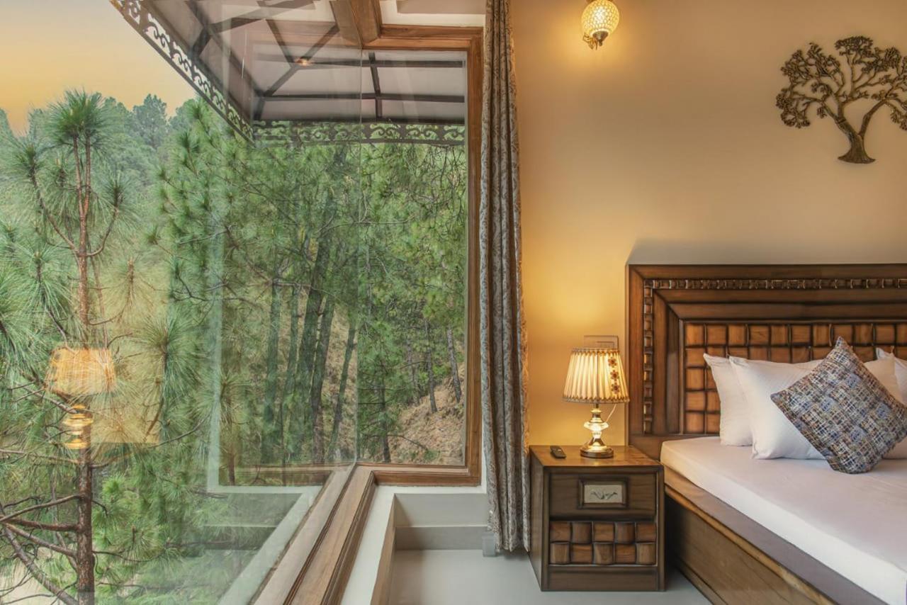The Himalayan Mansion: Serviced Villa with Open-Air Lawn in Kasauli Exterior photo